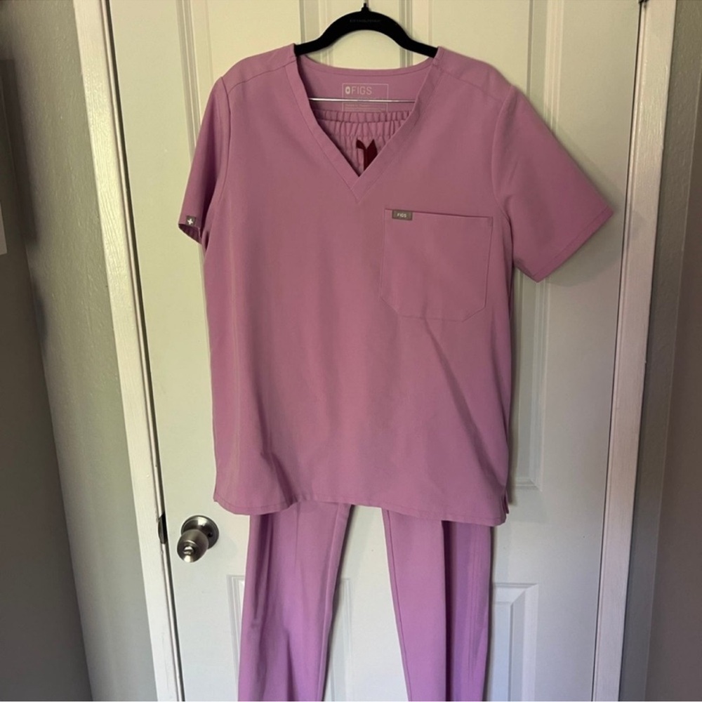 Figs Lavender V-Neck Scrub Set large tall